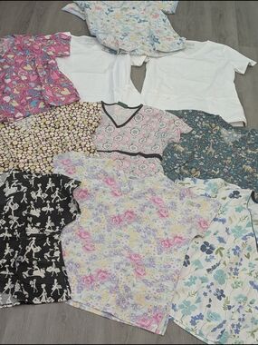 Lot Of 10 Scrub Tops Sizes M-L